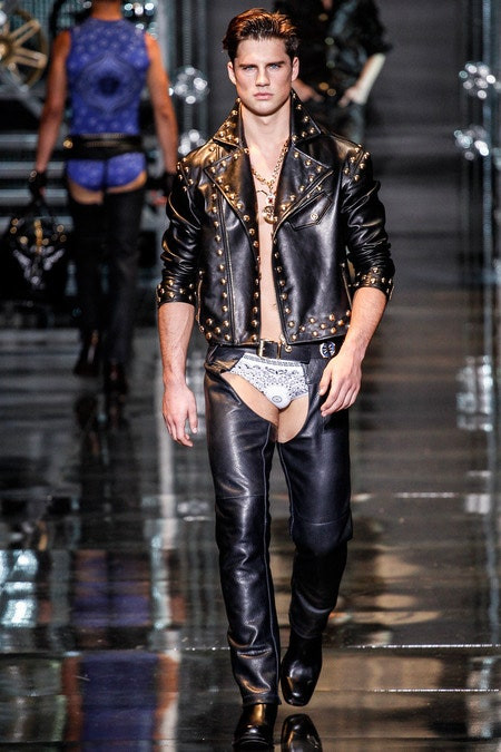 Versace fashion show for Autumn/Winter 2014