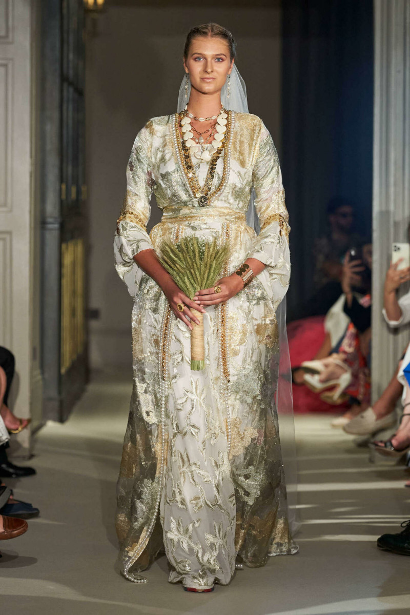 Lara Dizeyee fashion show for Autumn/Winter 2023