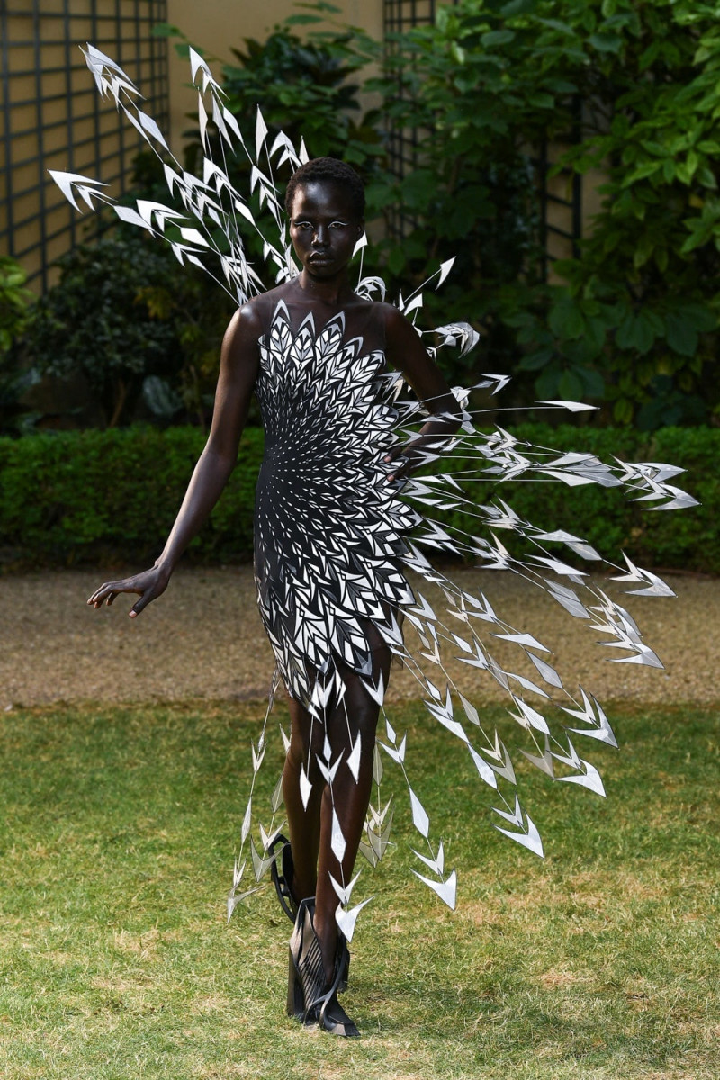 Naomi Apajok featured in  the Iris Van Herpen fashion show for Autumn/Winter 2023