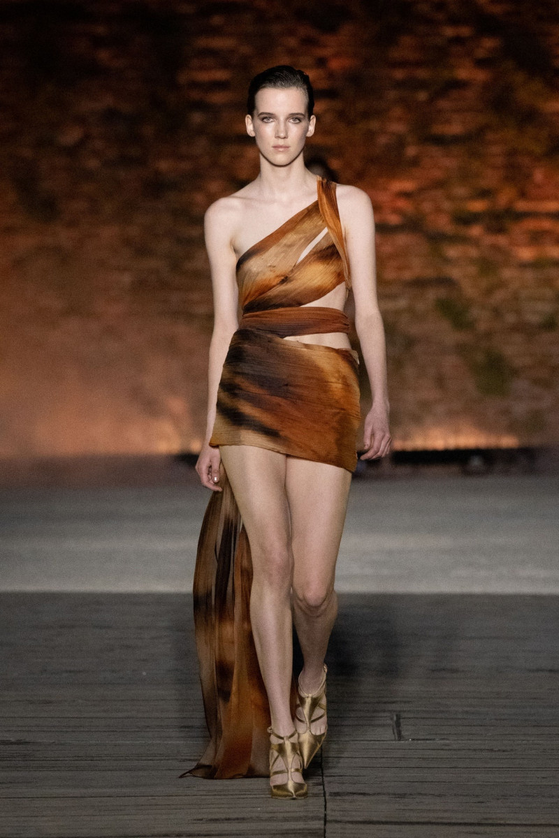 Alberta Ferretti fashion show for Resort 2024