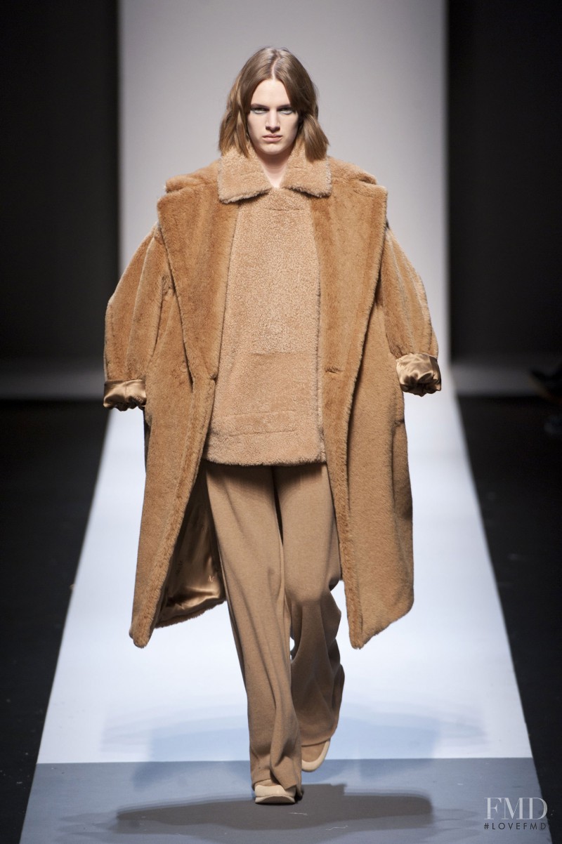 Ashleigh Good featured in  the Max Mara fashion show for Autumn/Winter 2013