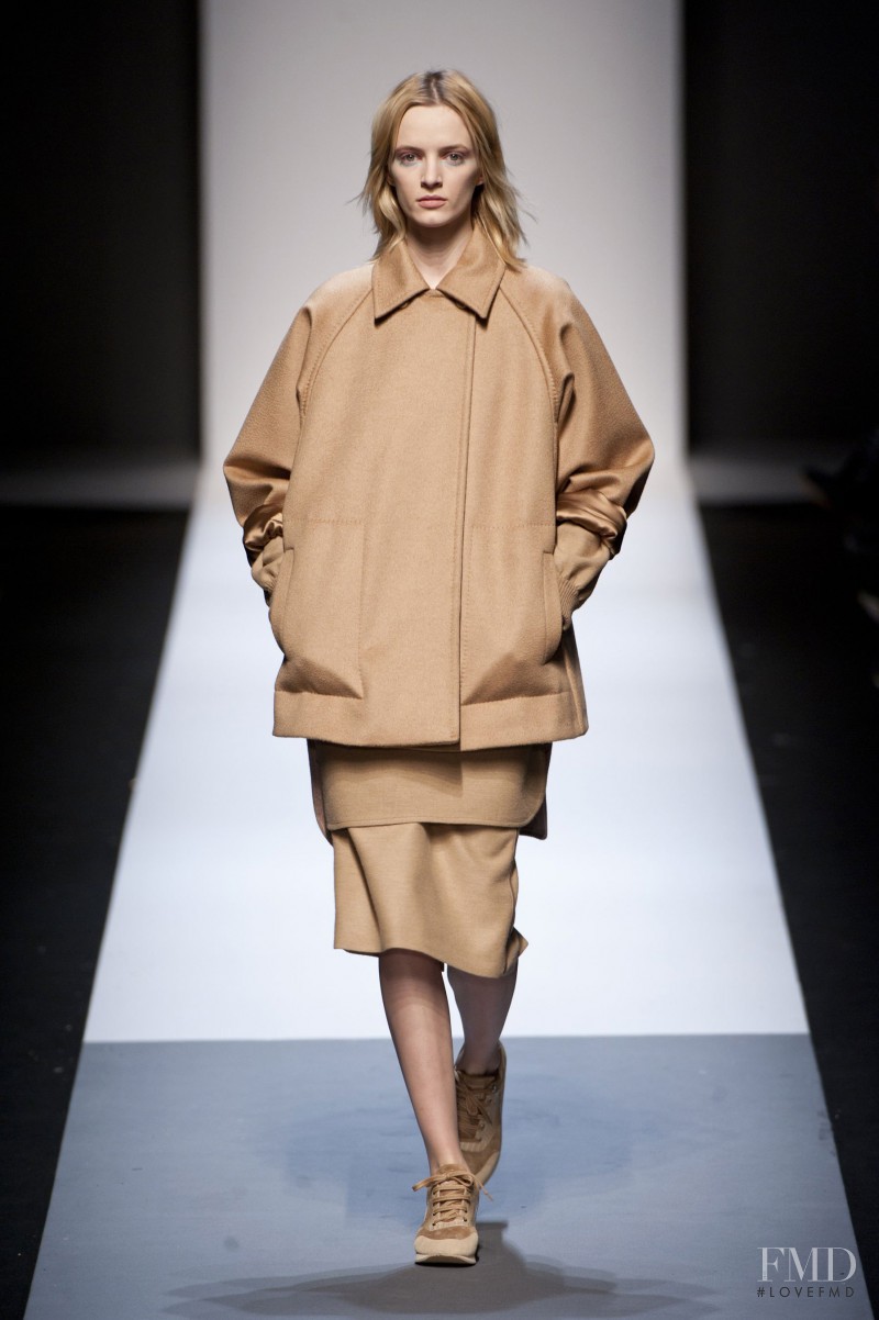 Daria Strokous featured in  the Max Mara fashion show for Autumn/Winter 2013
