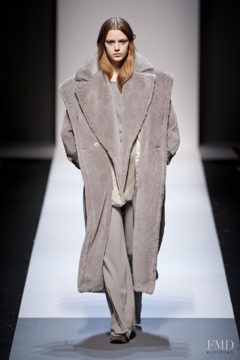 Esther Heesch featured in  the Max Mara fashion show for Autumn/Winter 2013