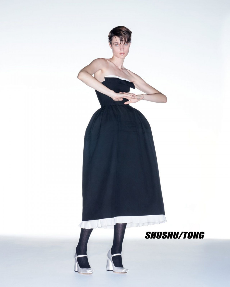 Tanya Churbanova featured in  the Shushu/tong advertisement for Autumn/Winter 2023