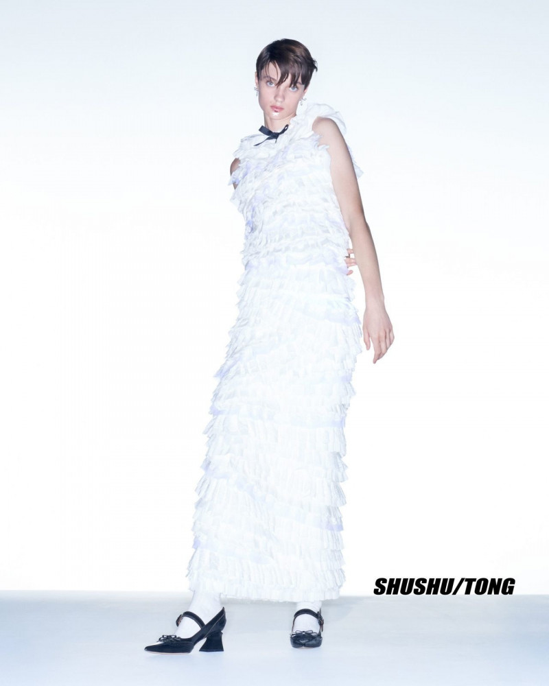 Tanya Churbanova featured in  the Shushu/tong advertisement for Autumn/Winter 2023