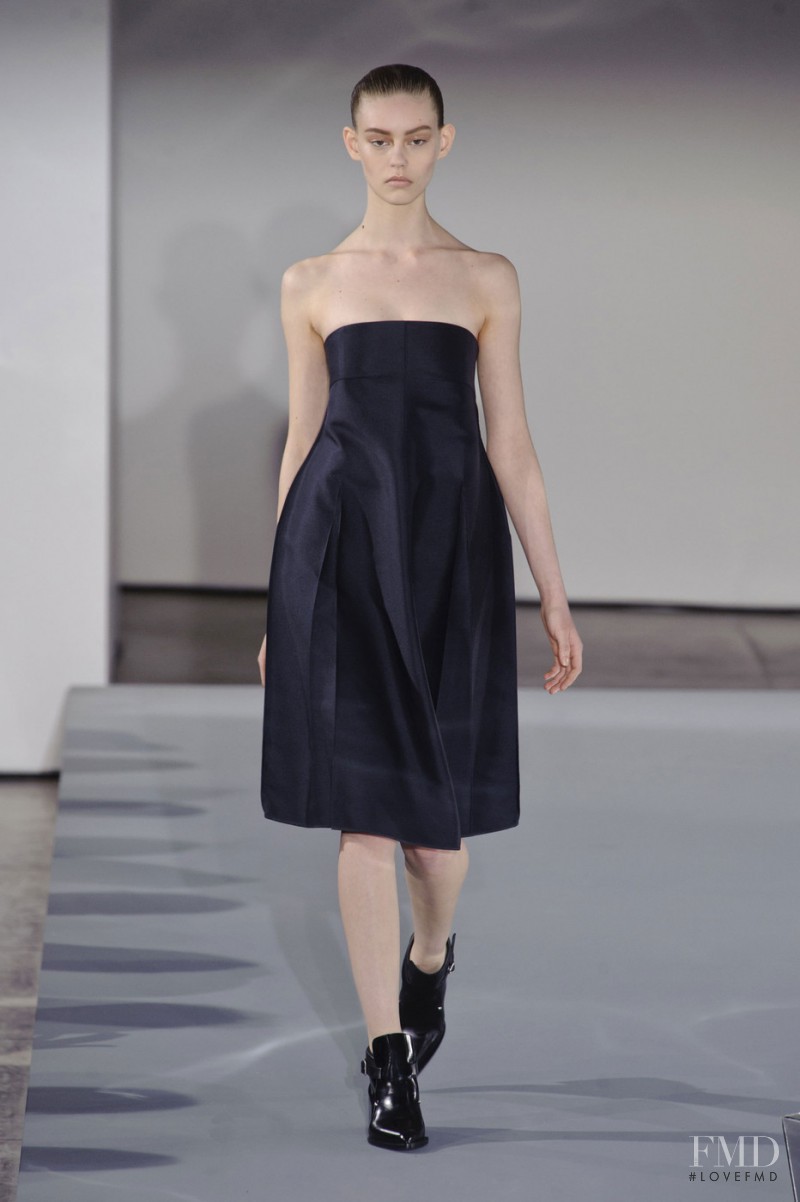 Ondria Hardin featured in  the Jil Sander fashion show for Autumn/Winter 2013