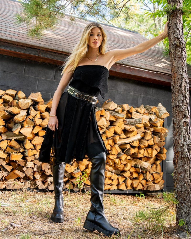 Maggie Rawlins featured in  the Sam Edelman advertisement for Autumn/Winter 2022