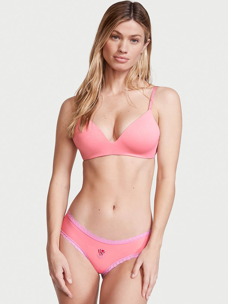 Maggie Rawlins featured in  the Victoria\'s Secret catalogue for Spring/Summer 2022