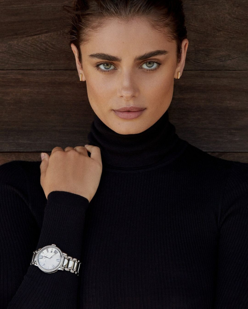 Taylor Hill featured in  the David Yurman advertisement for Autumn/Winter 2022