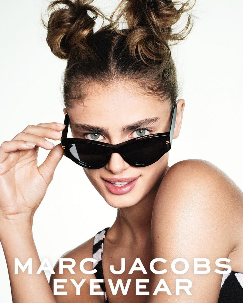 Taylor Hill featured in  the Marc Jacobs Eyewear advertisement for Spring/Summer 2022