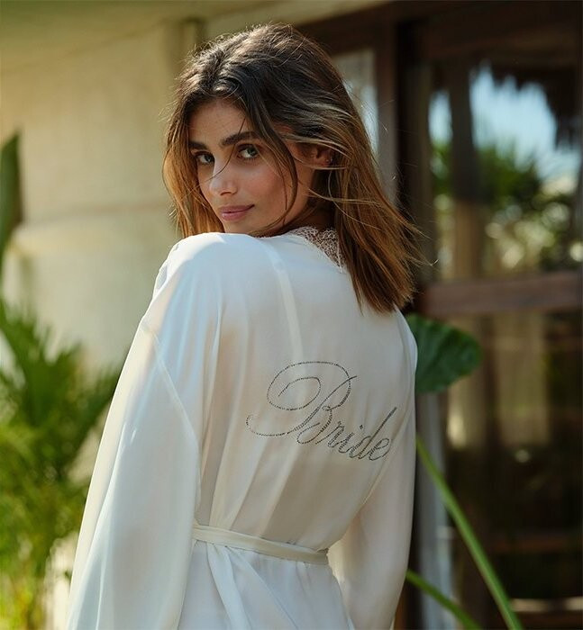 Taylor Hill featured in  the Victoria\'s Secret advertisement for Spring/Summer 2022