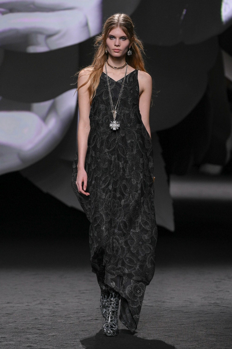 Ida Heiner featured in  the Chanel fashion show for Autumn/Winter 2023