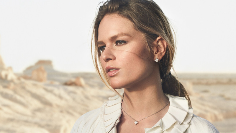 Anna Ewers featured in  the Louis Vuitton Joaillerie LV Diamond Collection advertisement for Pre-Fall 2022