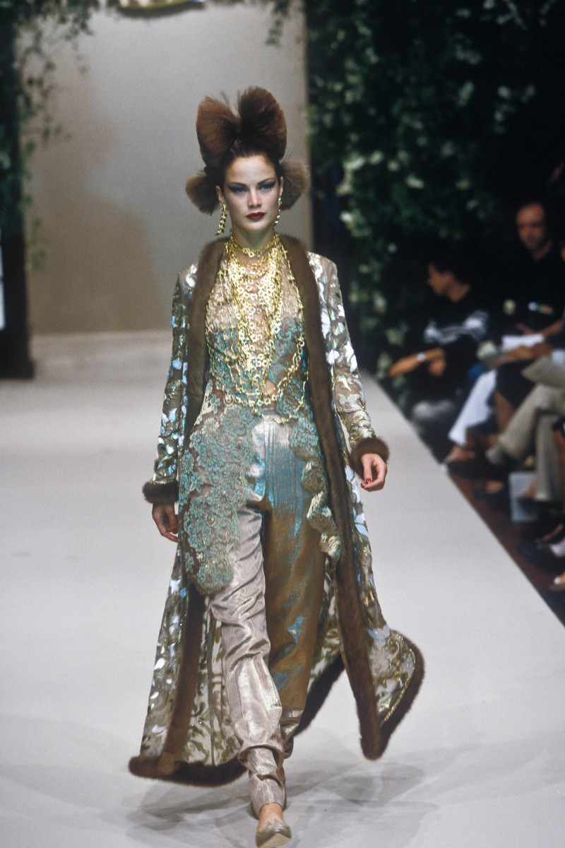 Carolyn Murphy featured in  the Pierre Balmain fashion show for Autumn/Winter 1997