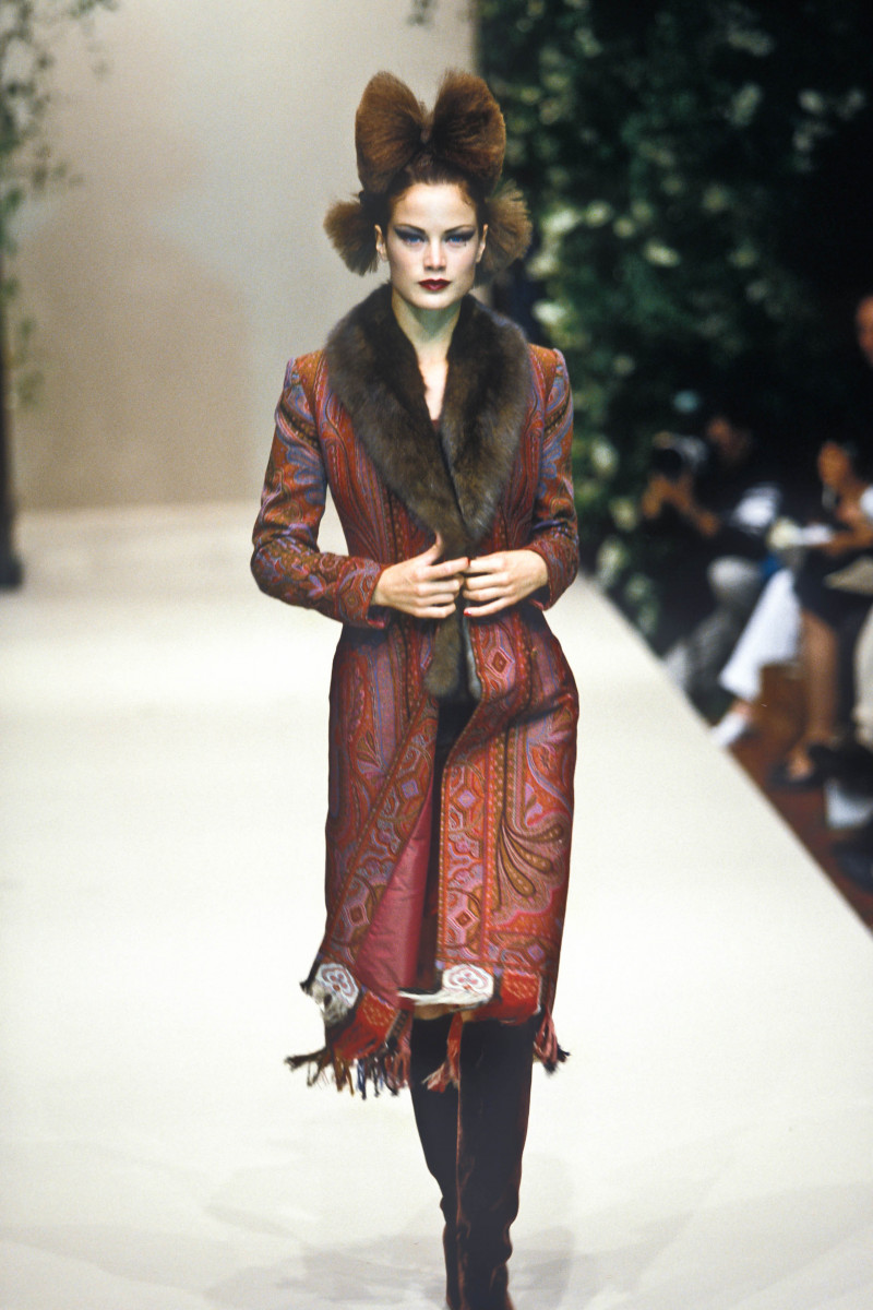 Carolyn Murphy featured in  the Pierre Balmain fashion show for Autumn/Winter 1997