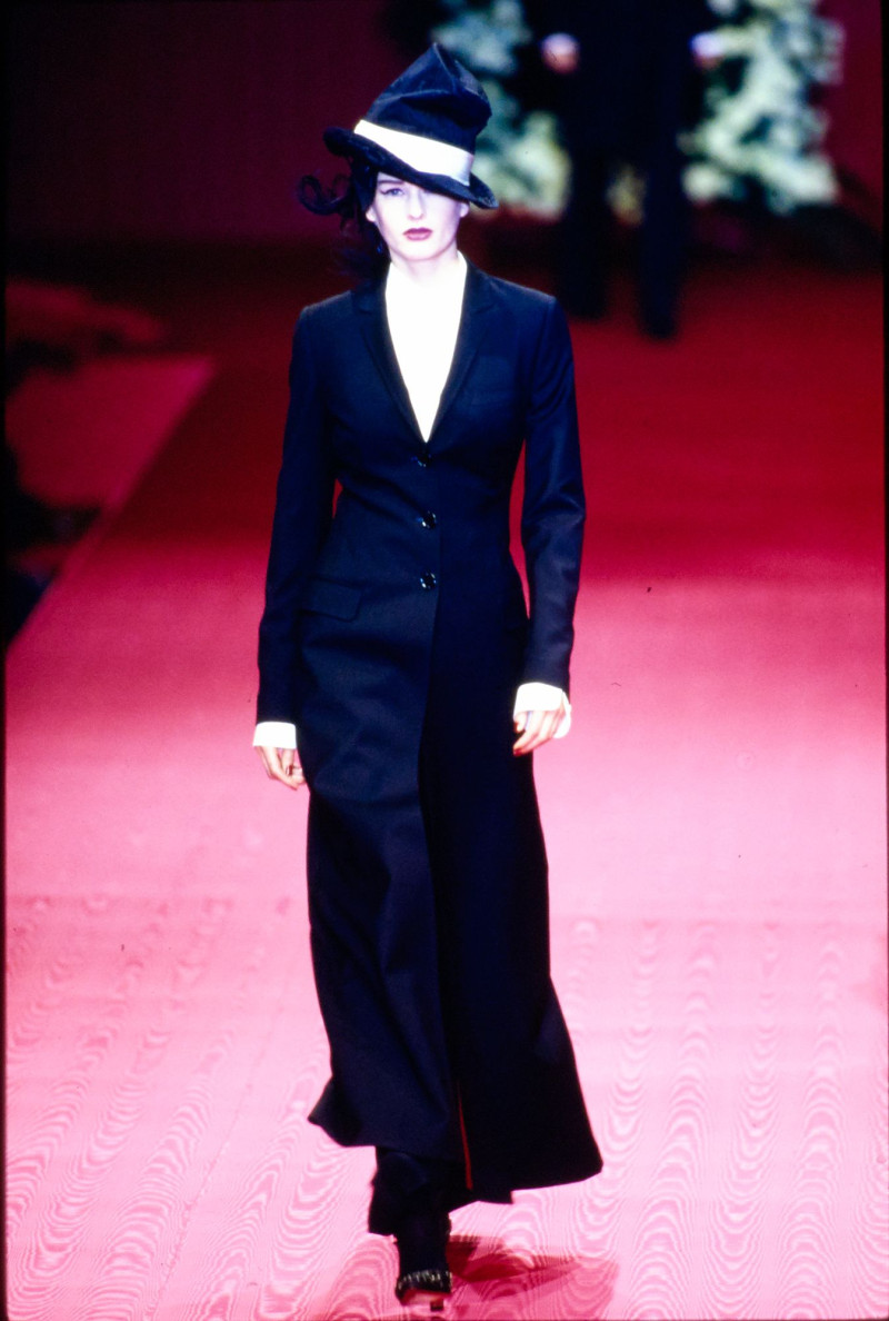 Dolce & Gabbana fashion show for Autumn/Winter 1997