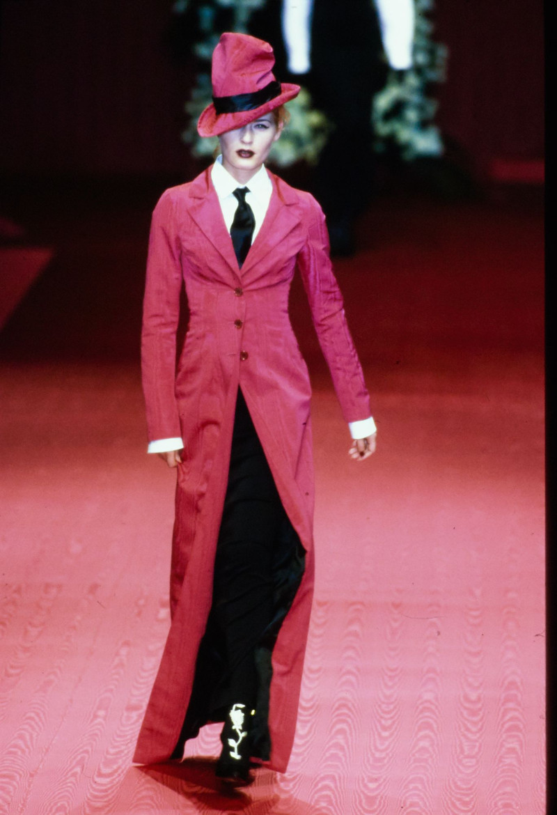 Dolce & Gabbana fashion show for Autumn/Winter 1997