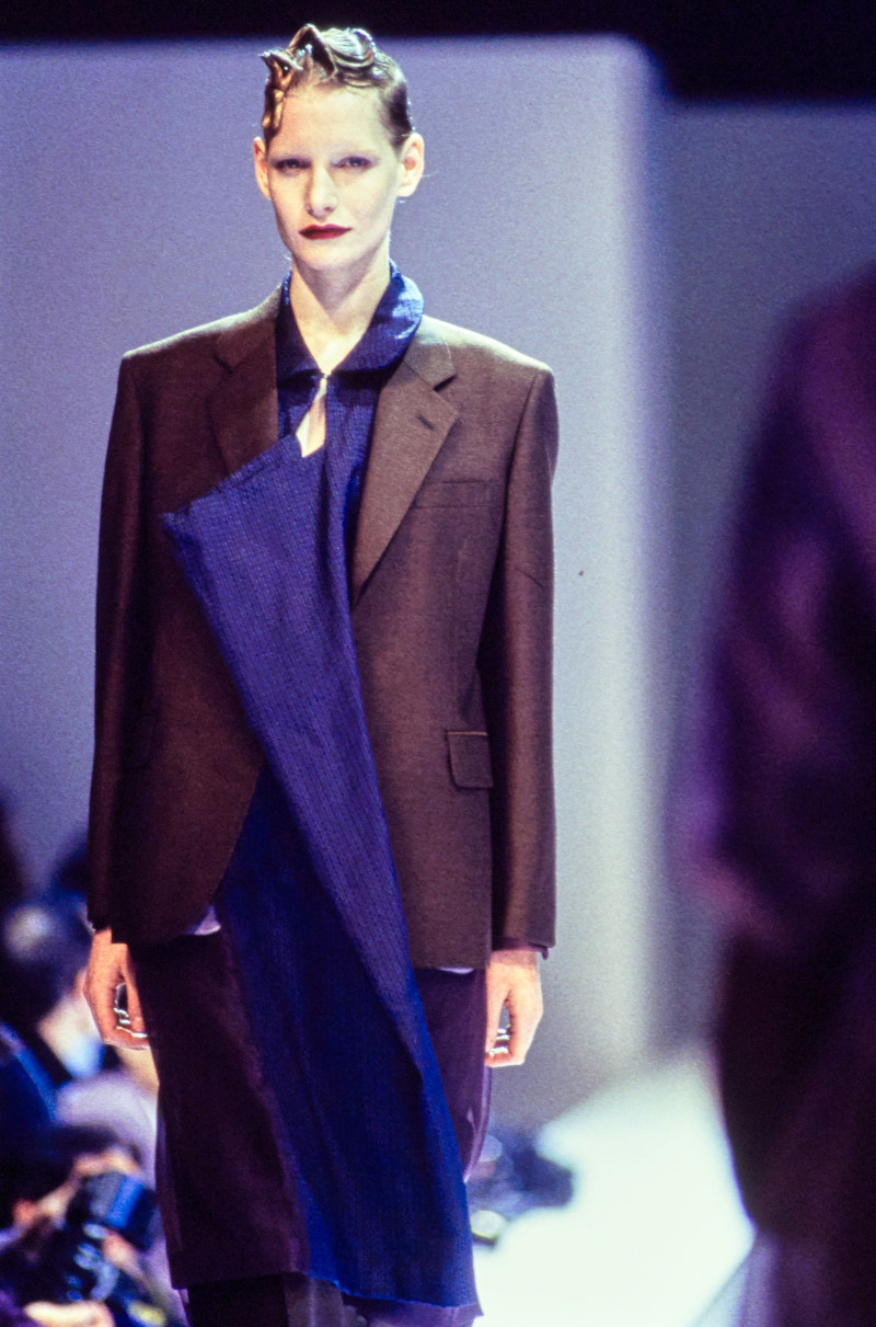 Comme Des Garcons fashion show for Spring/Summer 1995