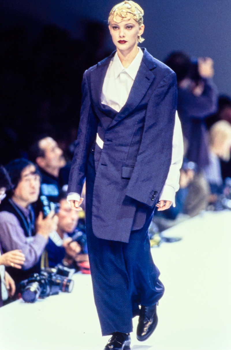 Comme Des Garcons fashion show for Spring/Summer 1995