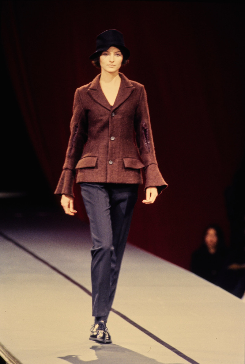 Debbie Deitering featured in  the Yohji Yamamoto fashion show for Autumn/Winter 1995