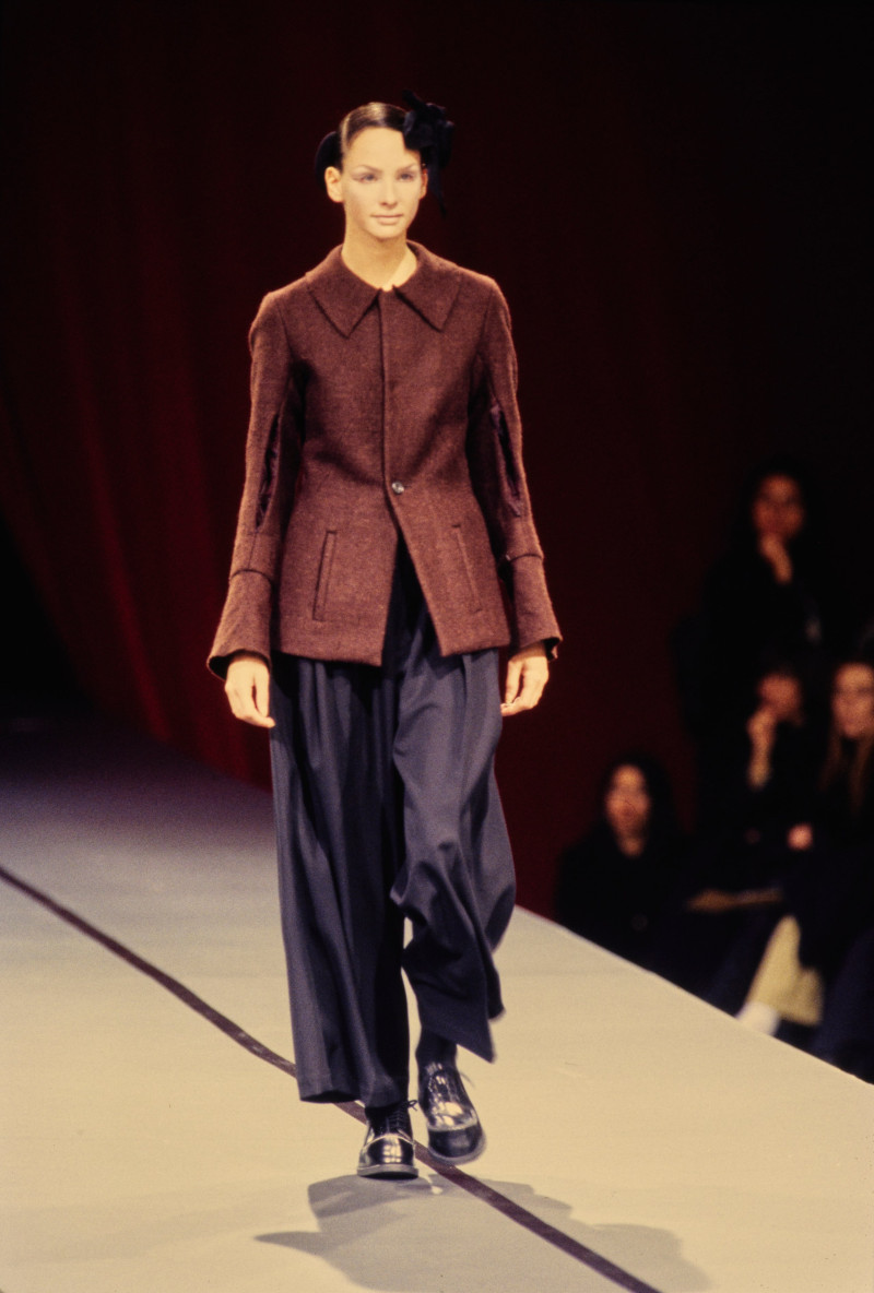 Debbie Deitering featured in  the Yohji Yamamoto fashion show for Autumn/Winter 1995