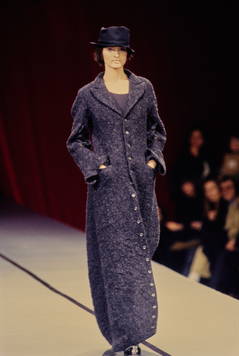 Yohji Yamamoto fashion show for Autumn/Winter 1995