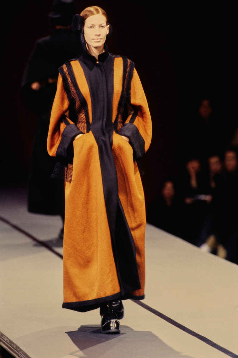 Yohji Yamamoto fashion show for Autumn/Winter 1995