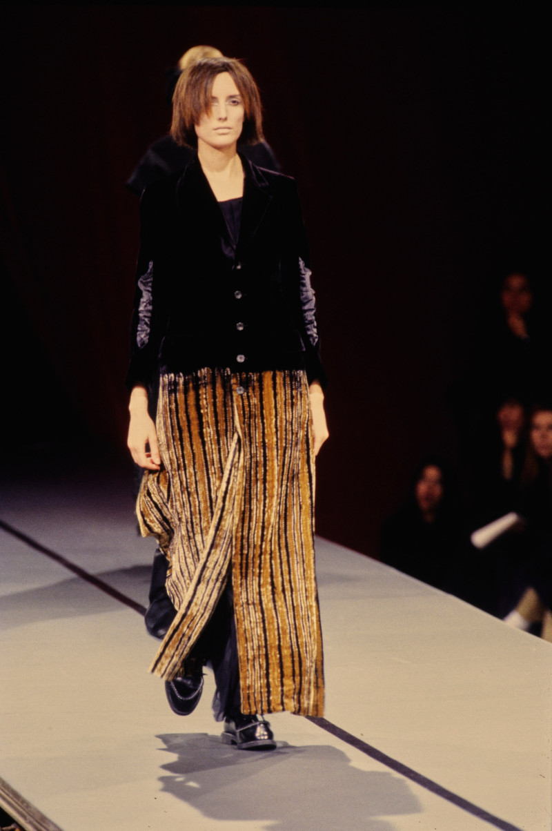 Yohji Yamamoto fashion show for Autumn/Winter 1995