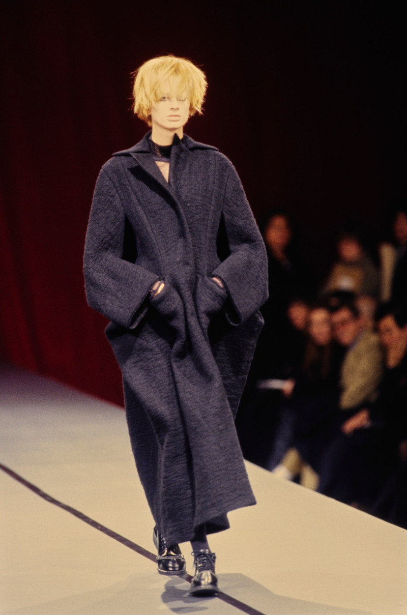 Yohji Yamamoto fashion show for Autumn/Winter 1995