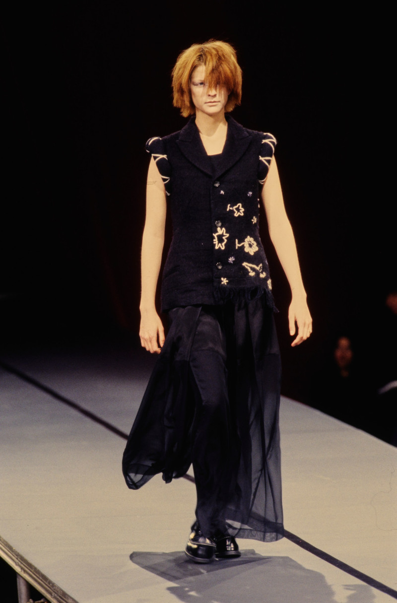 Yohji Yamamoto fashion show for Autumn/Winter 1995