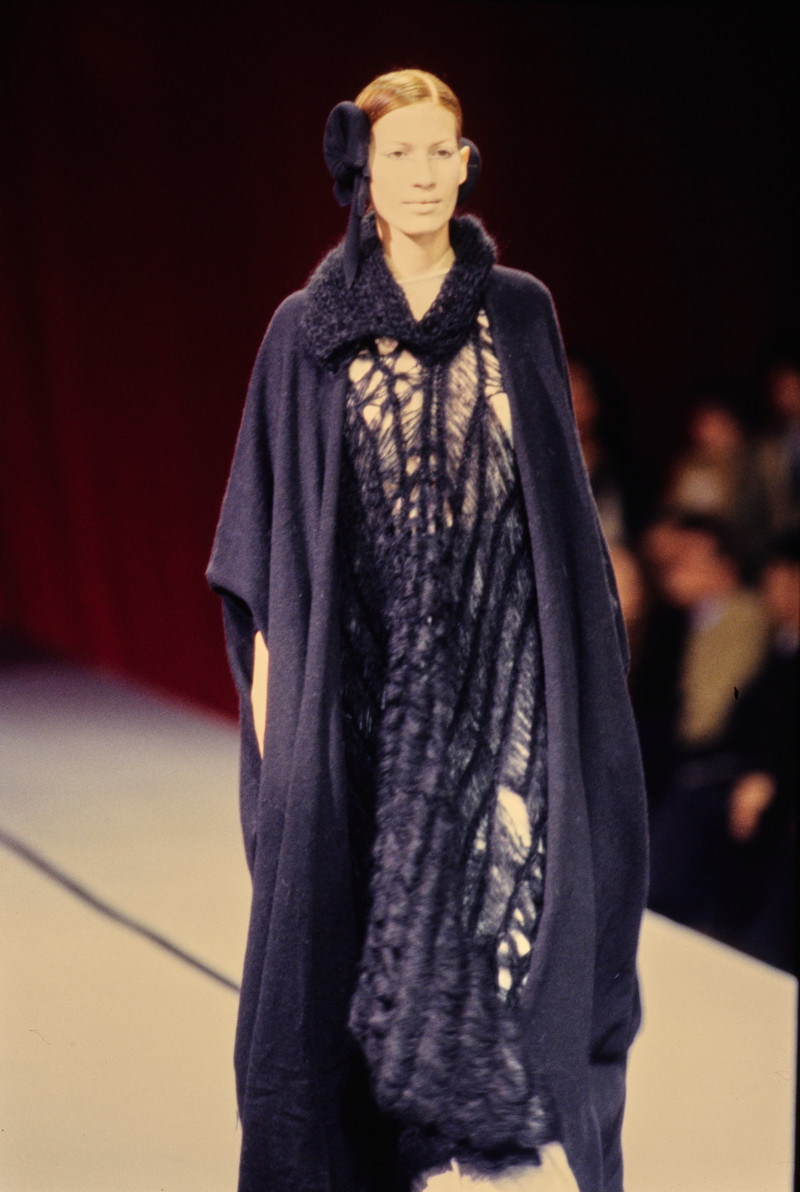 Yohji Yamamoto fashion show for Autumn/Winter 1995