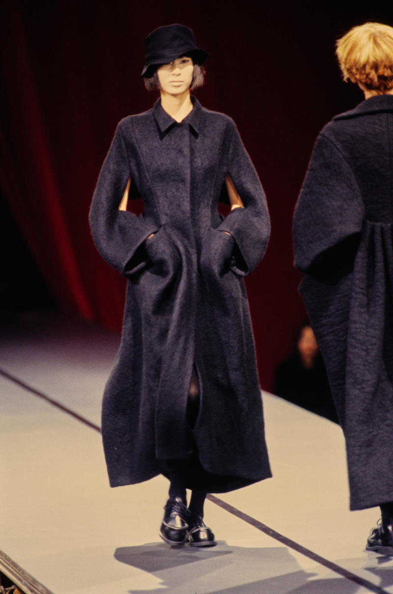 Yohji Yamamoto fashion show for Autumn/Winter 1995