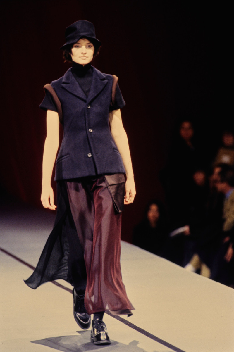 Yohji Yamamoto fashion show for Autumn/Winter 1995