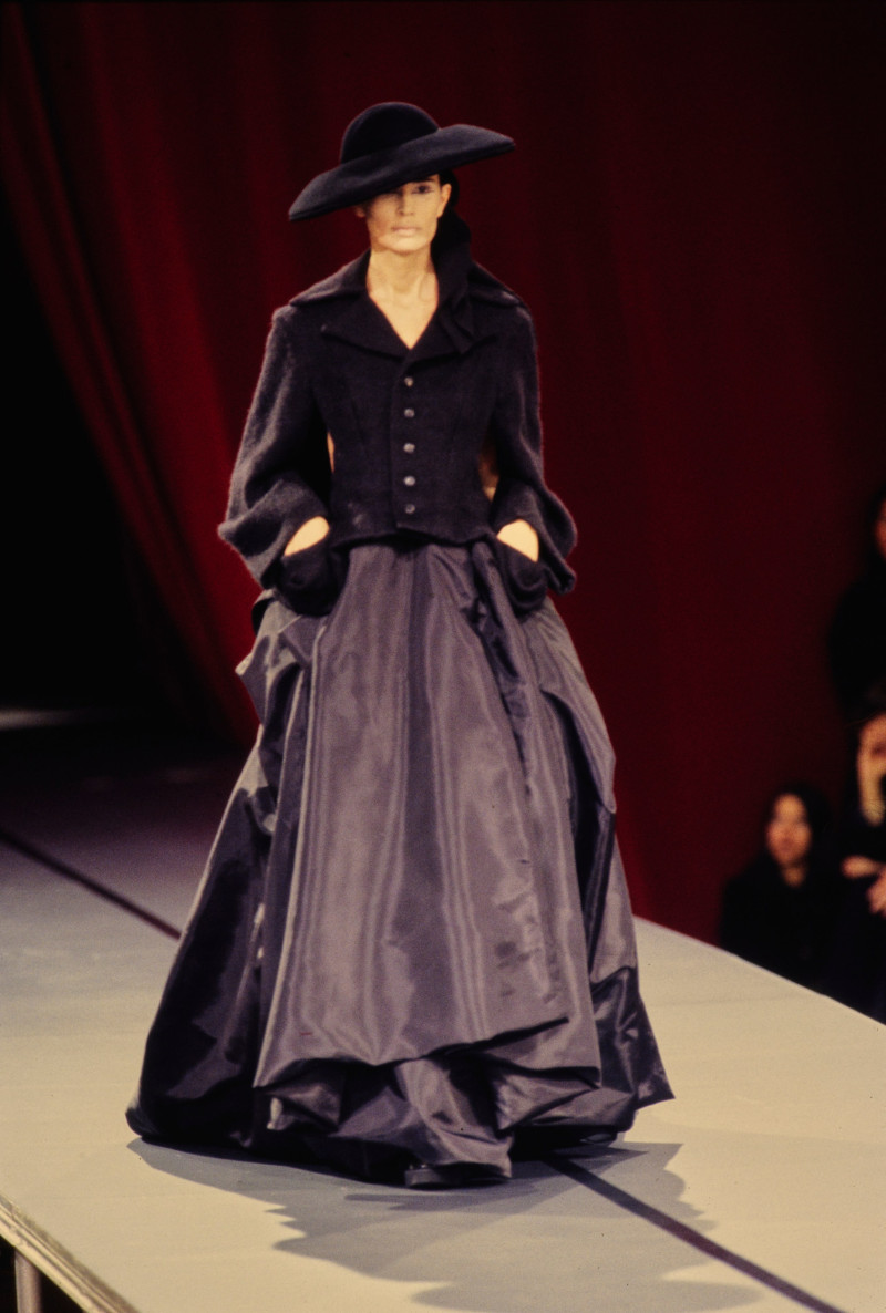 Yohji Yamamoto fashion show for Autumn/Winter 1995