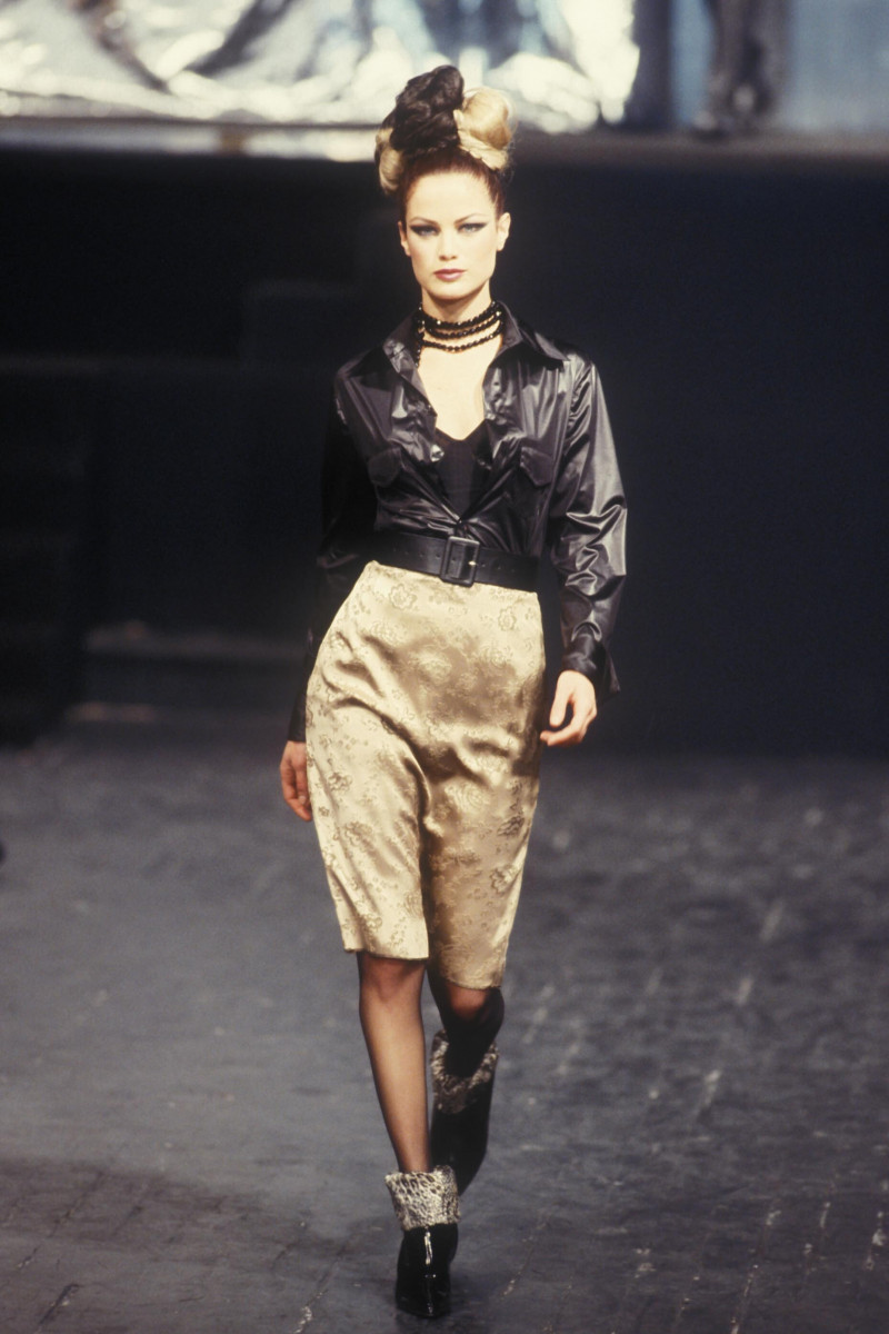 Carolyn Murphy featured in  the Jean Colonna fashion show for Autumn/Winter 1995