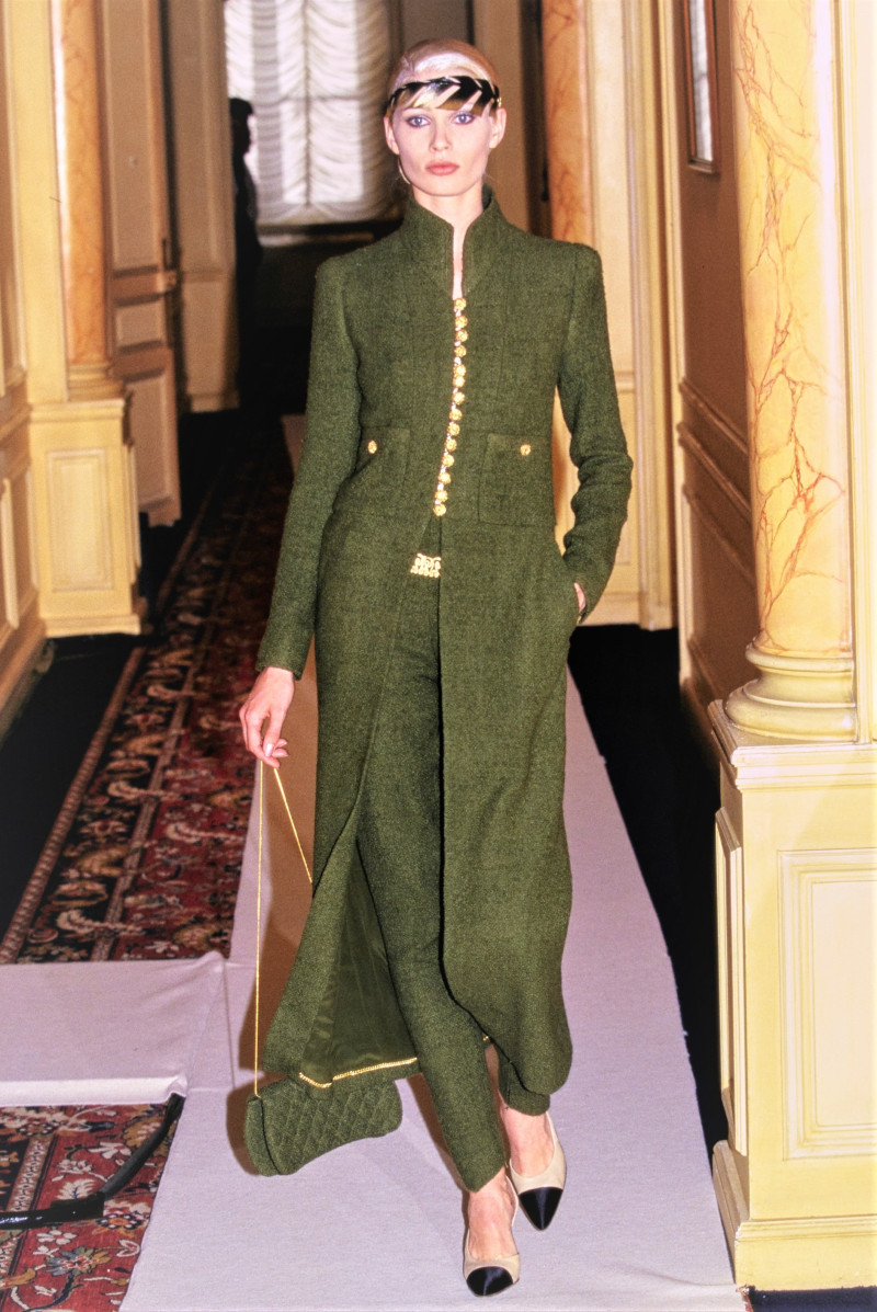 Kirsty Hume featured in  the Chanel Haute Couture fashion show for Autumn/Winter 1996
