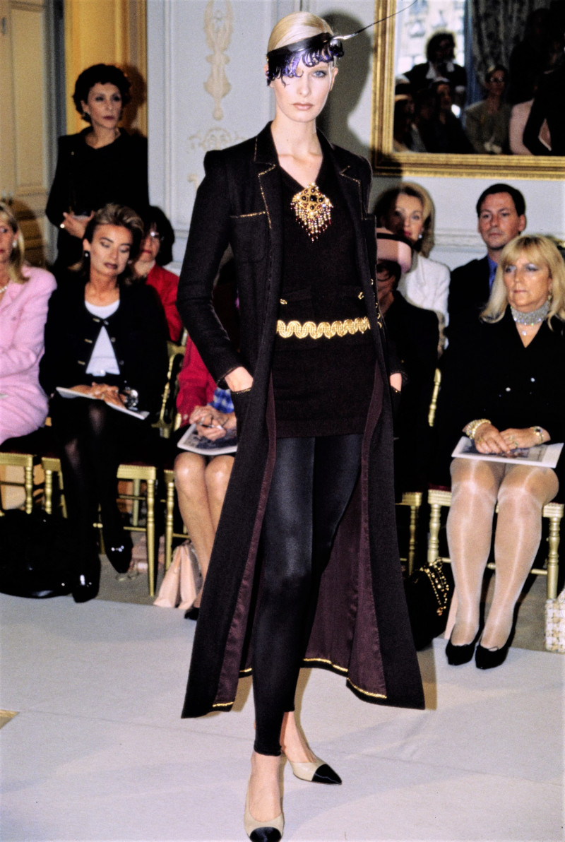 Christina Kruse featured in  the Chanel Haute Couture fashion show for Autumn/Winter 1996