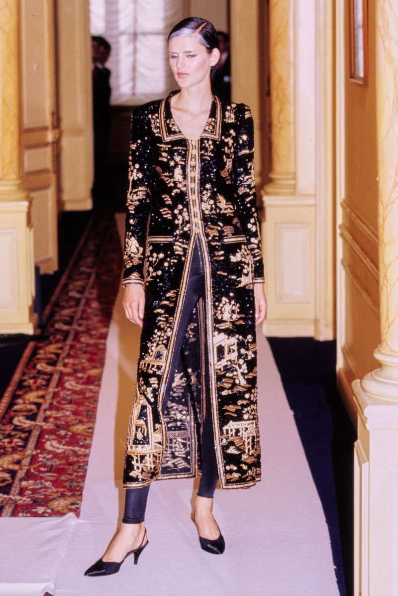 Stella Tennant featured in  the Chanel Haute Couture fashion show for Autumn/Winter 1996