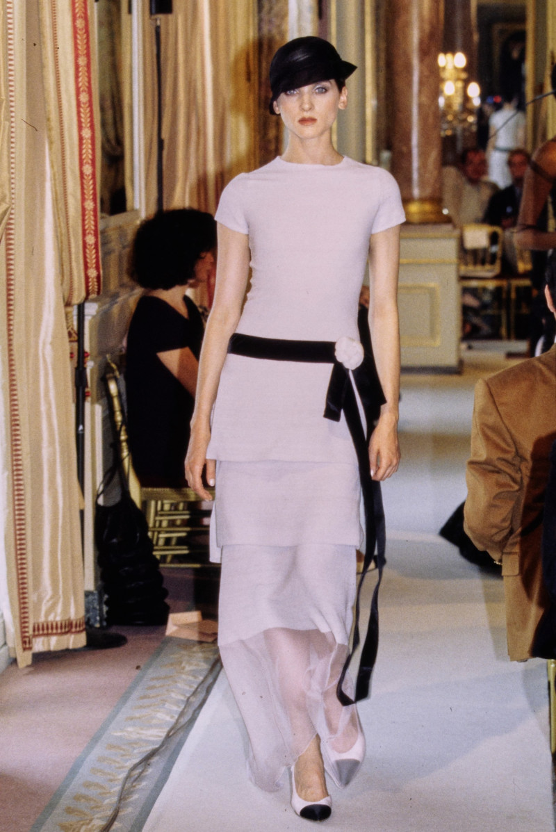 Michele Hicks featured in  the Chanel Haute Couture fashion show for Autumn/Winter 1996