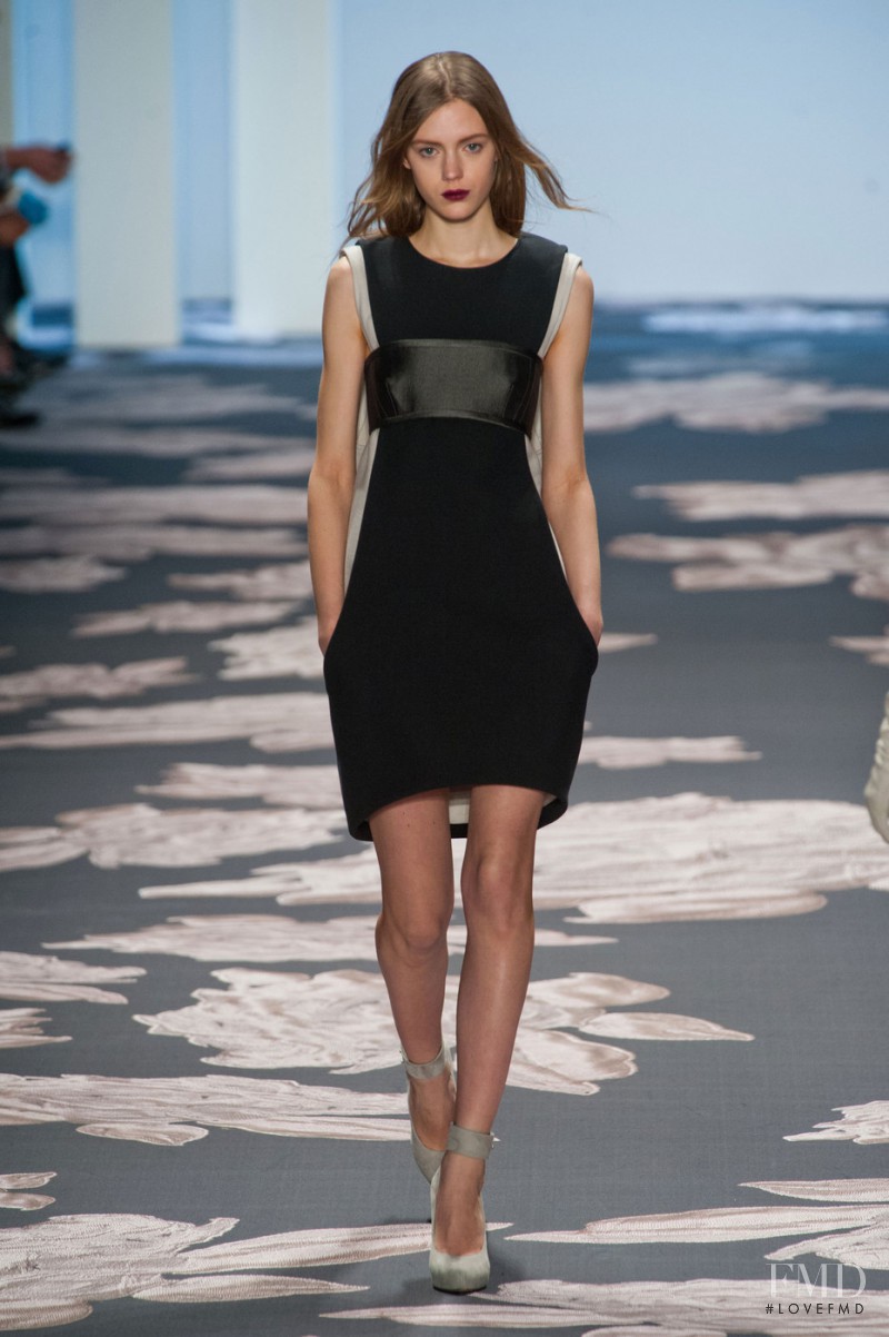 Esther Heesch featured in  the Vera Wang fashion show for Autumn/Winter 2013