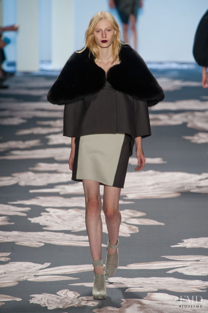 Julia Nobis featured in  the Vera Wang fashion show for Autumn/Winter 2013