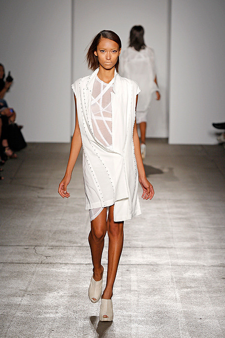 Anais Mali featured in  the Parkchoonmoo - Demoo fashion show for Spring/Summer 2011