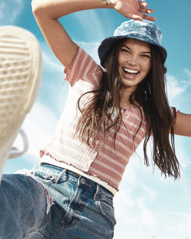 Brizzy Chen featured in  the American Eagle OutFitters advertisement for Spring/Summer 2020