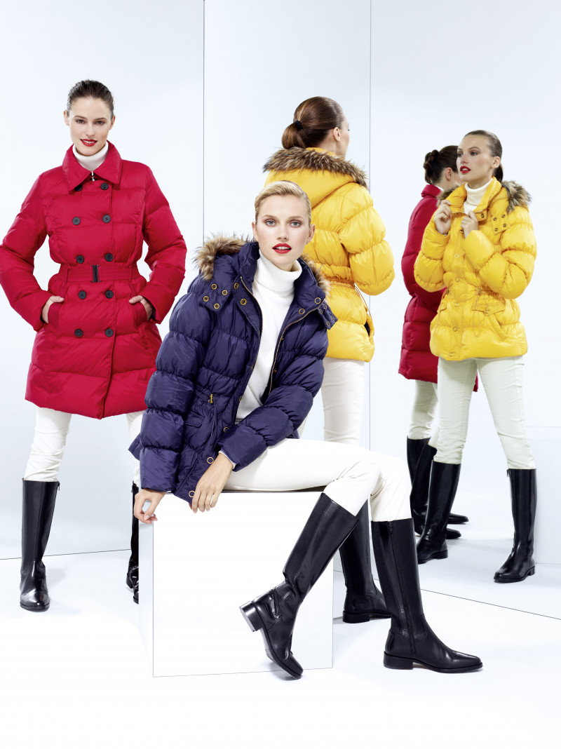 Cato van Ee featured in  the Manor OutdoorFashion advertisement for Christmas 2012