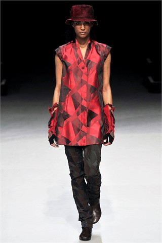 Sessilee Lopez featured in  the Issey Miyake fashion show for Autumn/Winter 2009