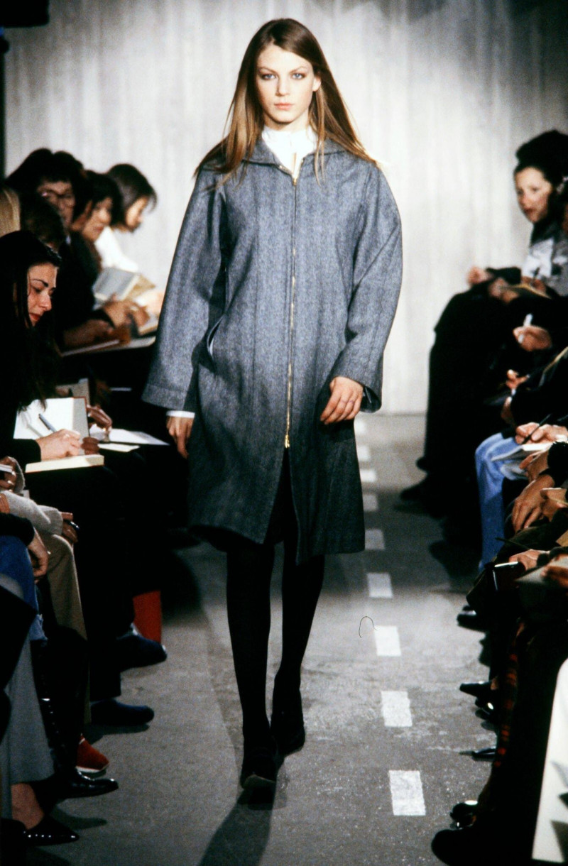 Angela Lindvall featured in  the Eric Bergère fashion show for Spring/Summer 1998