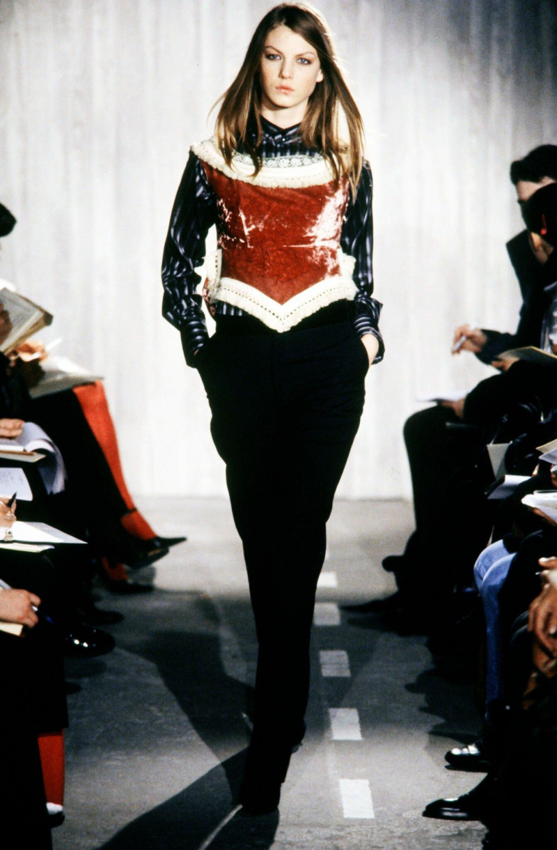 Angela Lindvall featured in  the Eric Bergère fashion show for Spring/Summer 1998