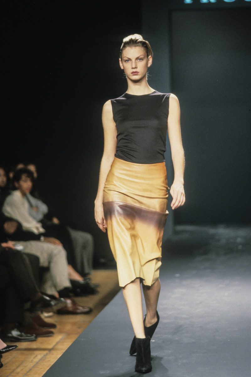 Angela Lindvall featured in  the Trussardi fashion show for Spring/Summer 1998