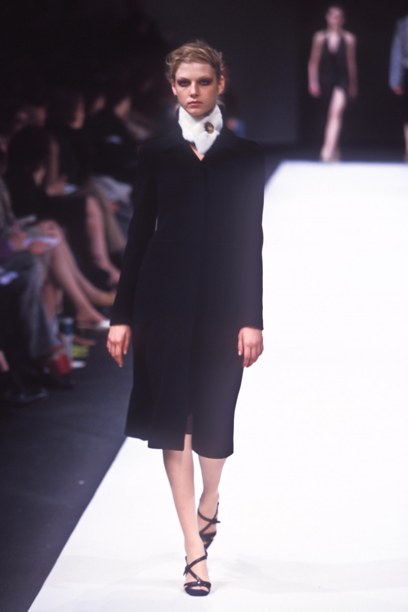 Angela Lindvall featured in  the Cerruti fashion show for Autumn/Winter 2000