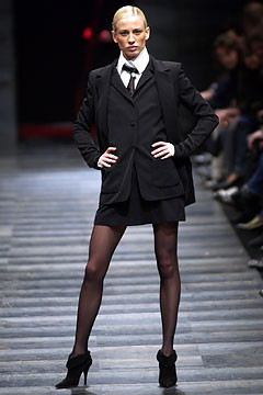 Lagerfeld Gallery fashion show for Autumn/Winter 2003
